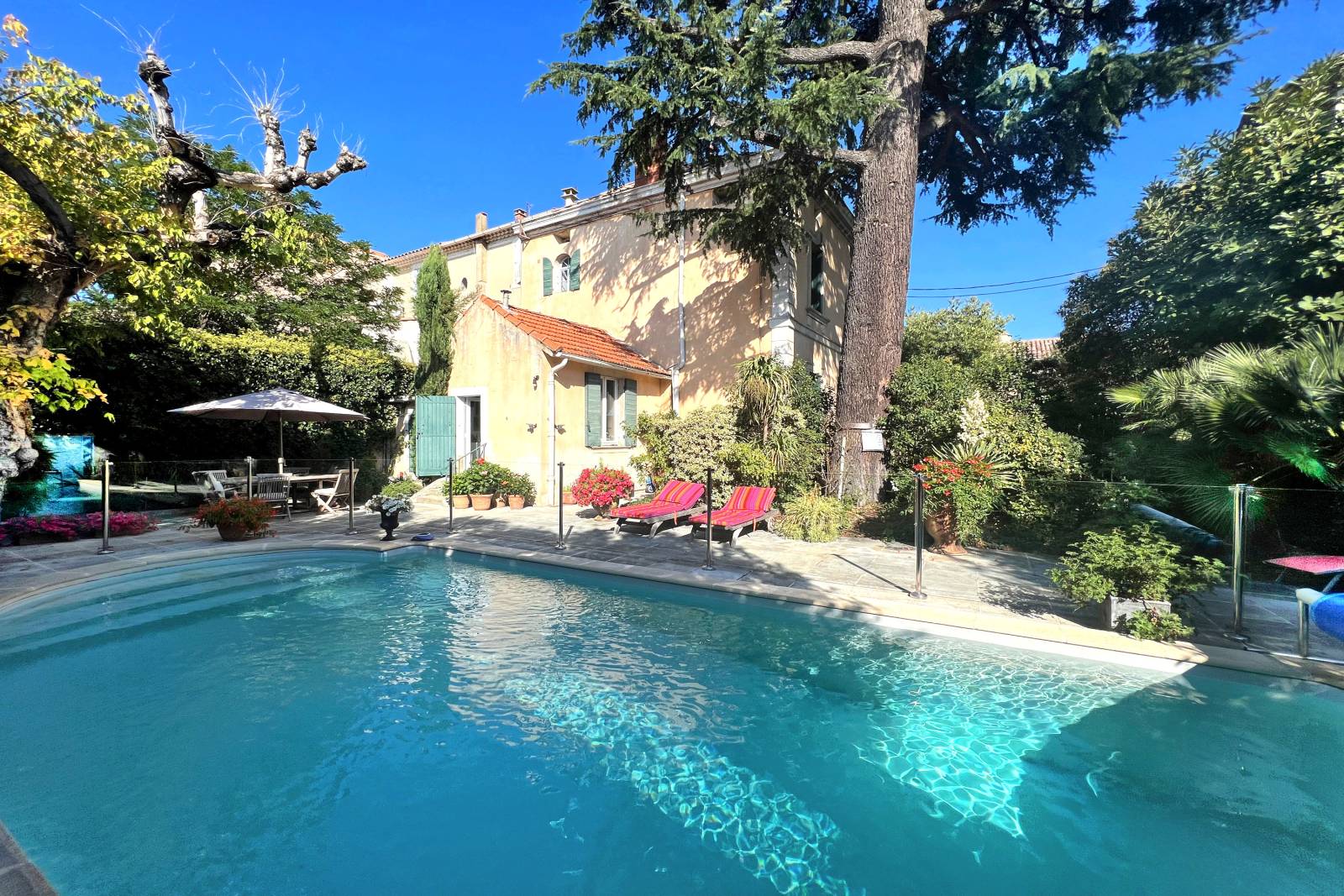 Carpentras - Mansion XVIII century with garden and swimming pool in the heart of town