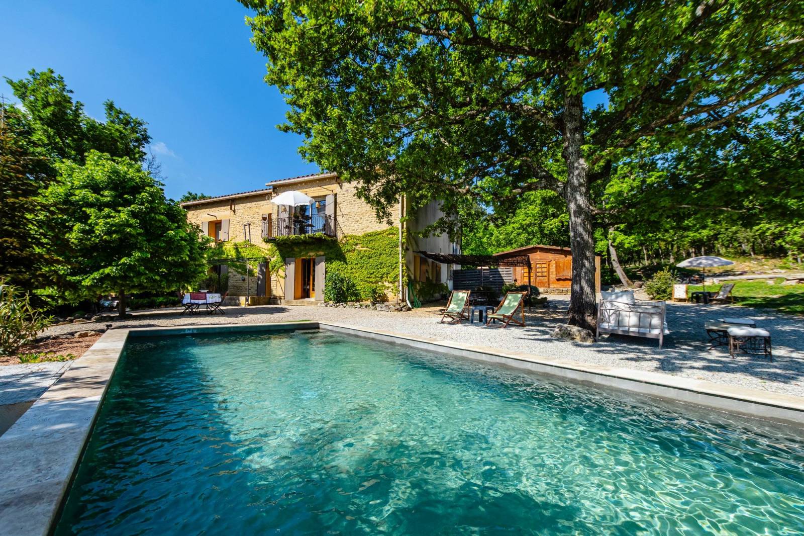 For sale - Renovated former sheepfold in the countryside with 6 bedrooms and views near Gordes and Murs.