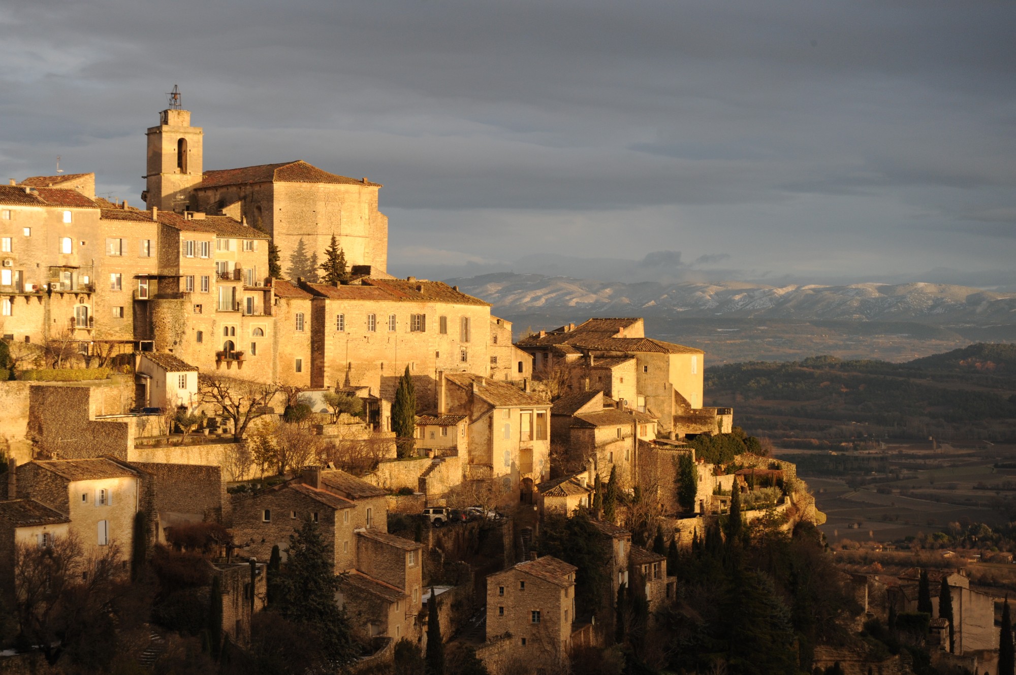 Coucher de soleil sur le village de Gordes