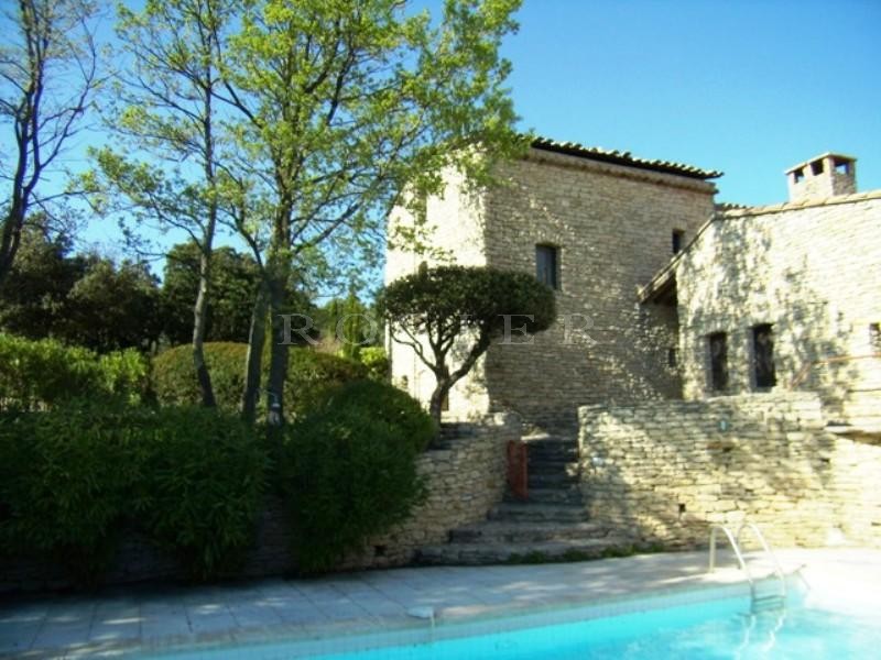 In Gordes, property with stunning views,  in an exceptional location to rent for a summer in Luberon