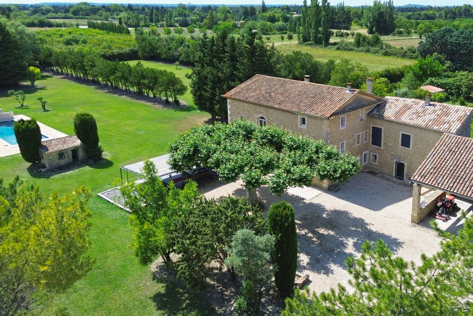 Beautiful stonehouse at l'Isle-sur-la-Sorgue