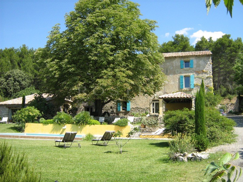Close to the Alpilles mountains, for sale, traditional XVIIIth century manor house on 9000 m² of land, with swimming pool and breathtaking views 