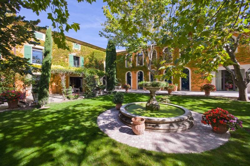 In Drôme Provençale, for sale, superb renovated and enlarged country house set in 10 hectares (25 acres), with numerous outbuildings, top quality fixtures and fittings
