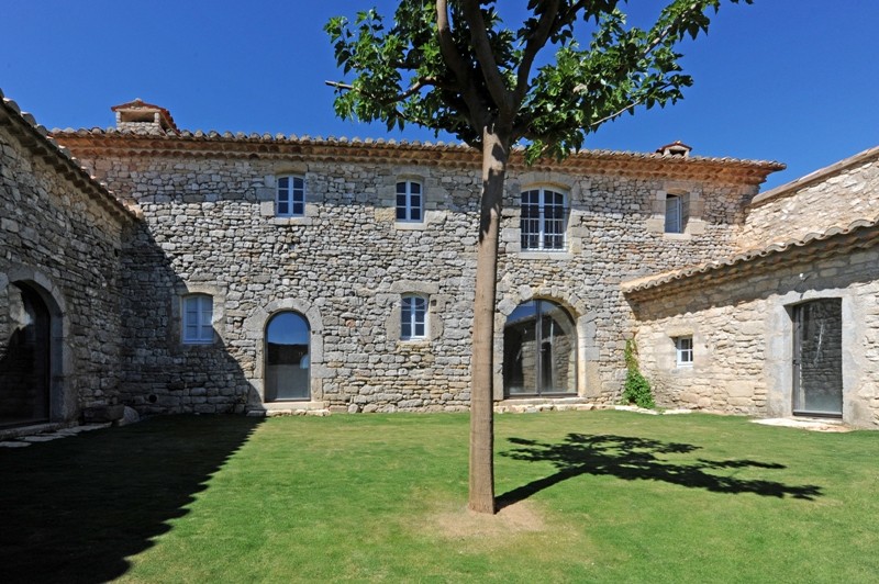 For sale, restored XVIth century farmhouse situated in the Ventoux mountains, at the entrance to the Luberon.