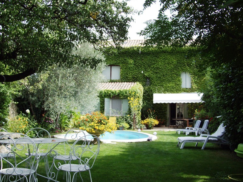 In a lovely provençal village famous for its 37 fountains, charming stone house with garden and swimming pool