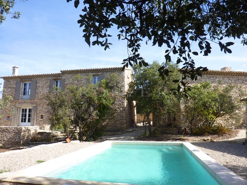 For sale in the Luberon, lovely hamlet house with guest house, garden and swimming pool