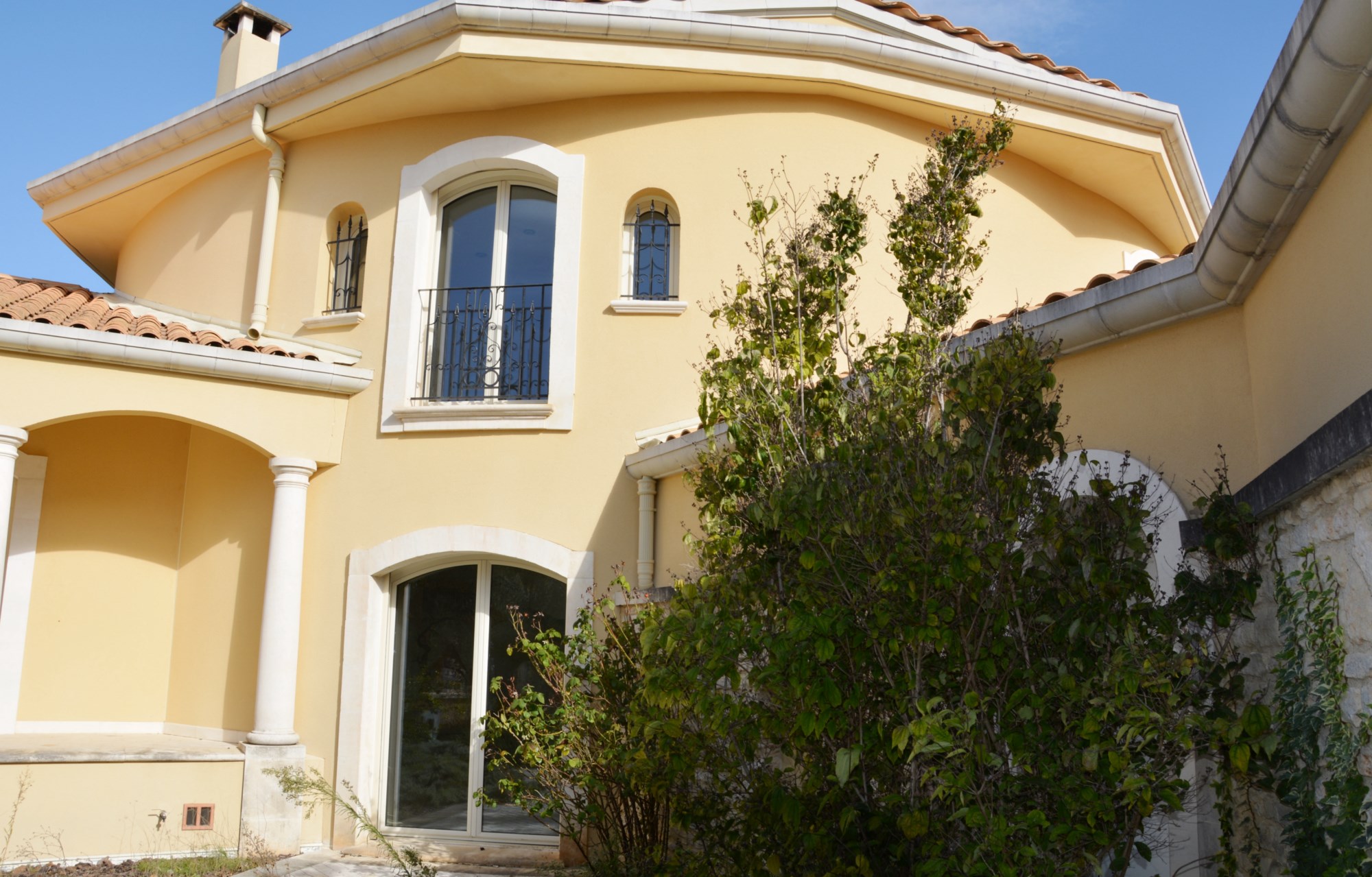 For sale, in Drôme Provençale, neo classic house approximately 700 m², on a park of 16 000 m² with swimming pool