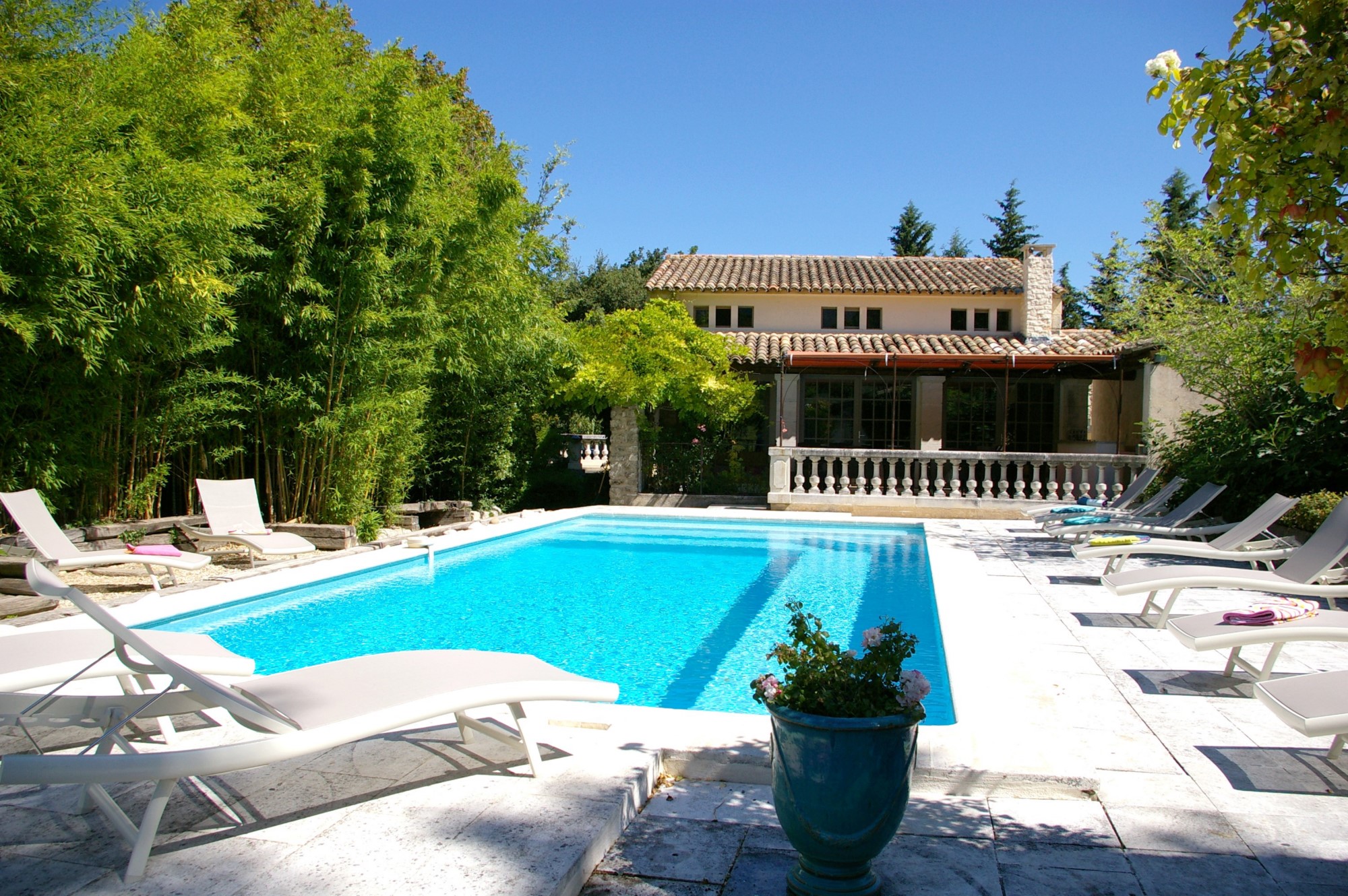 Propriété de charme avec piscine et vue sur Luberon