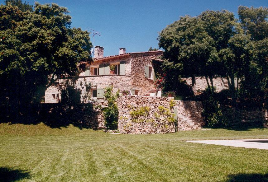 Maison en pierres à vendre en Luberon