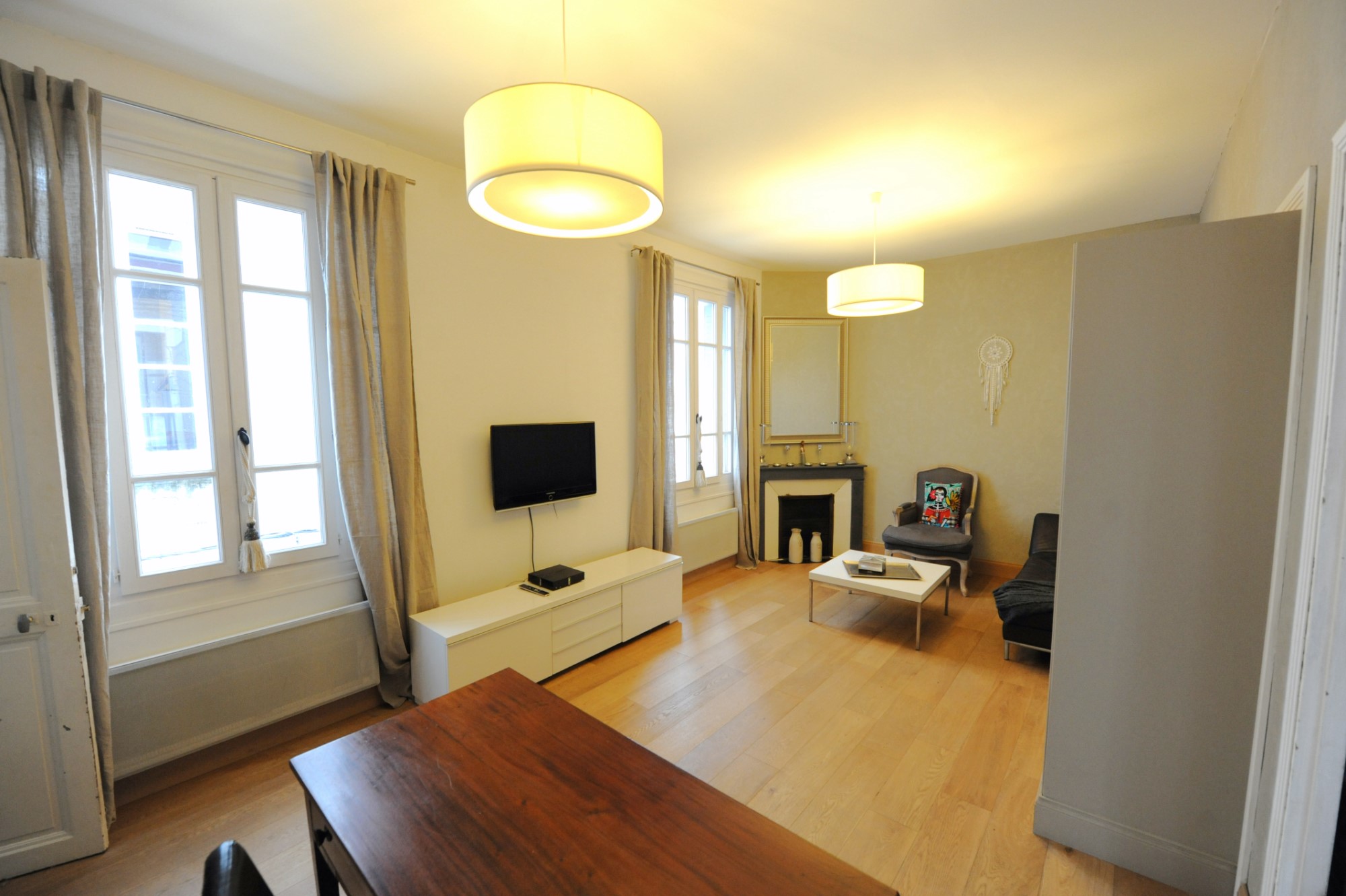 In the fortified city of Avignon, town house with roof top and garage for sale 