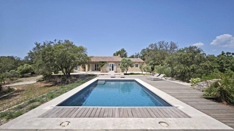 Stone house in Gordes with swimming pool