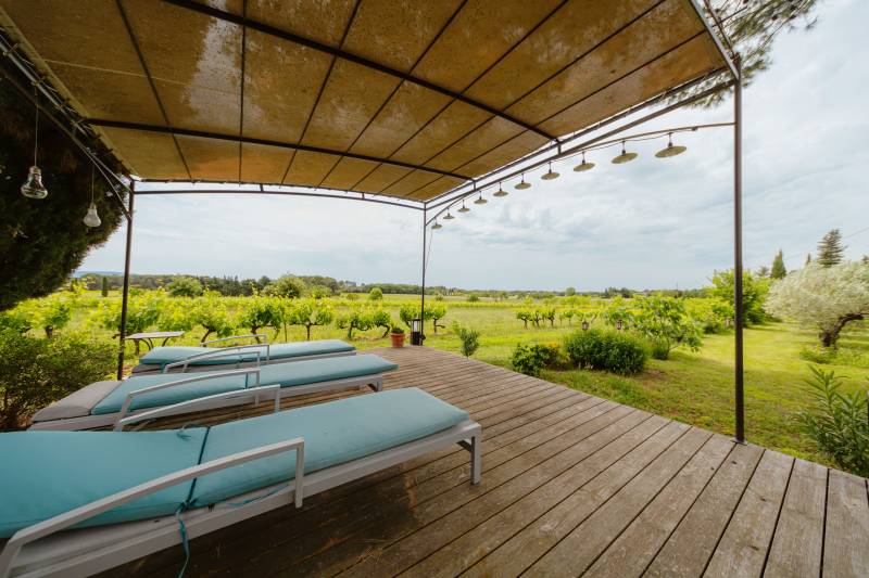 Comtat Venaissin - Stone building XIXᵉ on 17 ha, with dovecote and swimming pool, view of vineyards.