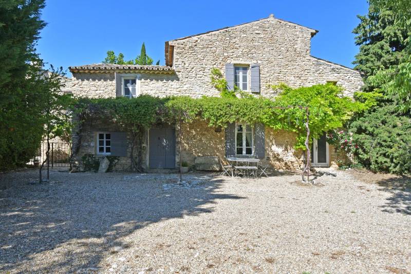 Stone farmhouse in Gordes Luberon