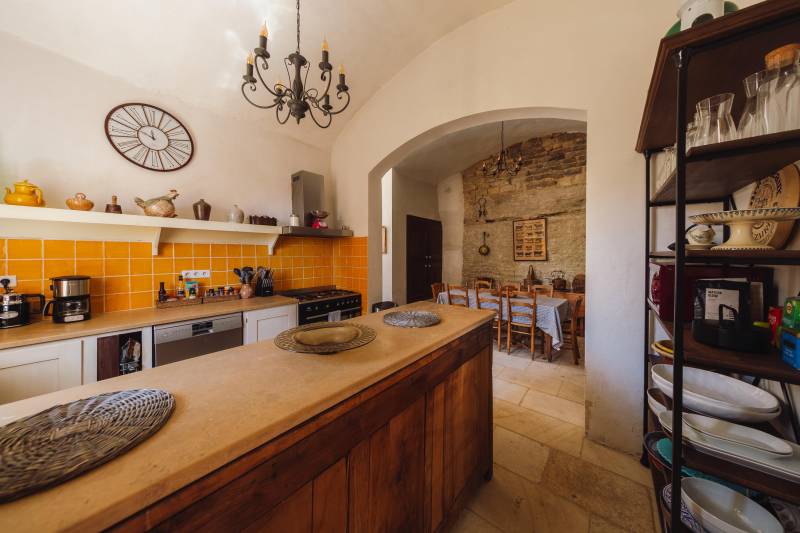 Historic Provençal castle for holiday rental in the heart of Goult for a timeless and authentic holiday.