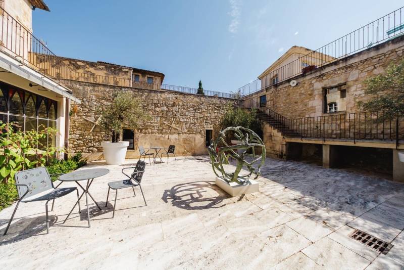 17th-Century Town Bastide in the Heart of the Luberon – Restored Former Convent with Central Patio, Over 1,600 m² of Space.