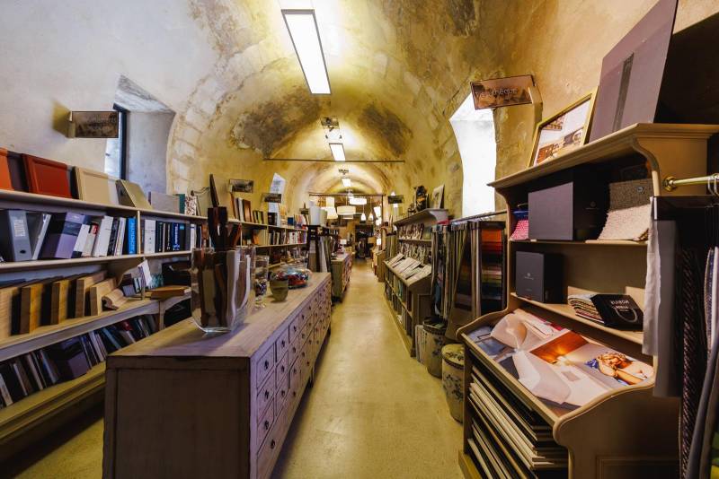 17th-Century Town Bastide in the Heart of the Luberon – Restored Former Convent with Central Patio, Over 1,600 m² of Space.