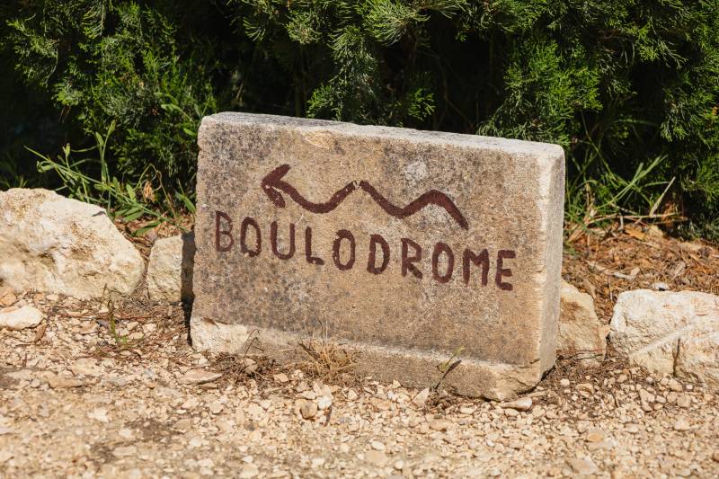 Available for holiday rental, superb stone farmhouse in the heart of nature with pool and summer kitchen, walking distance to the village of Ménerbes.