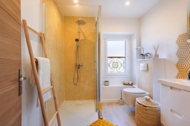 shower room with toilet in a private ensuite room at the first floor