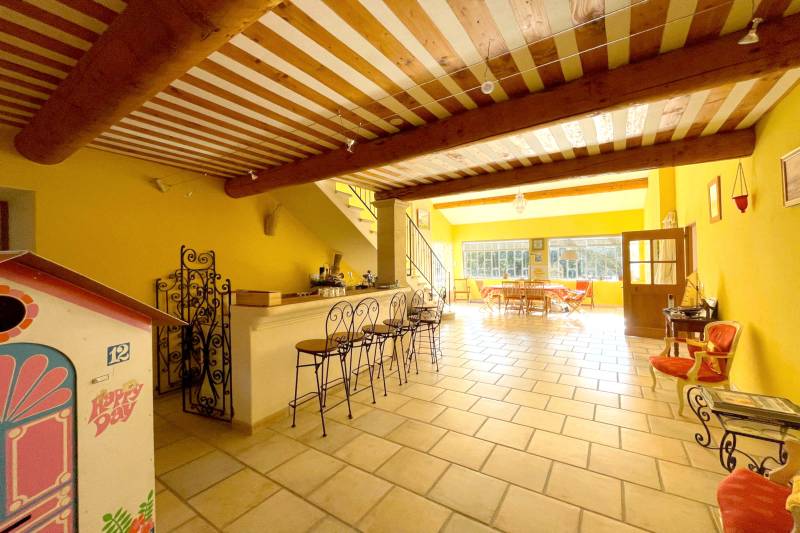 Velleron - Country house with outbuildings and swimming pool