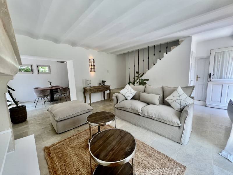 Stunning estate with main Bastide and 4 guesthouses for up to 22 guests, set on 5 hectares with 2 pools and tennis court — ideal for holidays or private events.