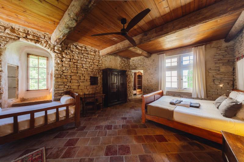 Historic Provençal castle for holiday rental in the heart of Goult for a timeless and authentic holiday.