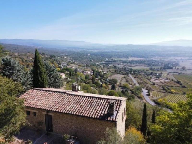 Stone house with exceptional views, close to the center of Gordes