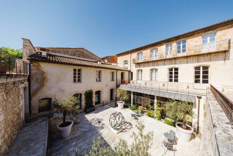 restored 17th-century convent offering over 1,600 m² around a central patio