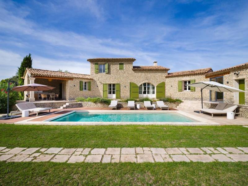 This renovated dry-stone house combines Provençal charm with modern comfort.