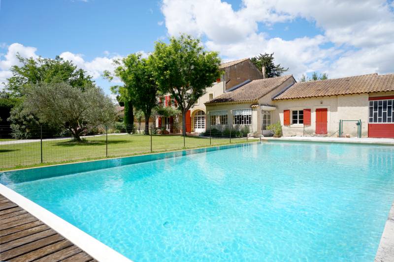 Velleron - Country house with outbuildings and swimming pool