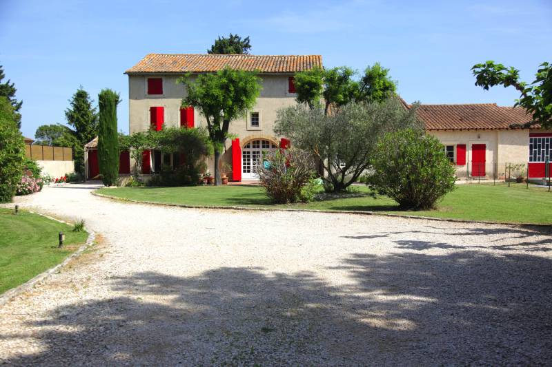 Velleron - Country house with outbuildings and swimming pool