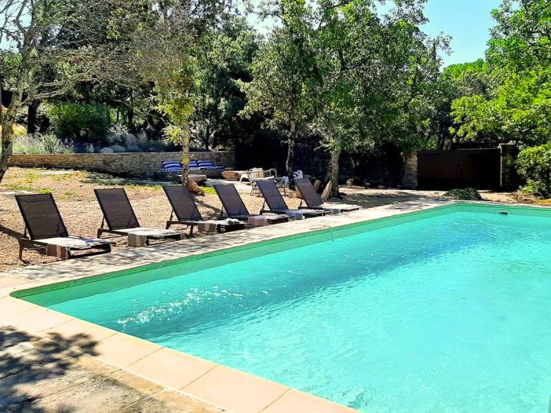 Authentic family holiday home with private pool and 3 ensuite bedrooms, just minutes from the village of Gordes.