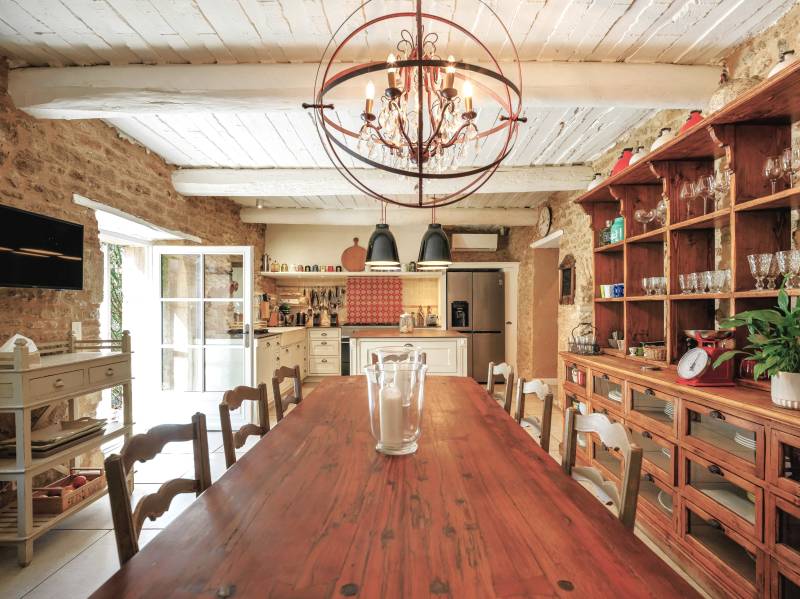 For rent at the foot of Gordes, stunning renovated Mas in a very peaceful setting with pool, summer kitchen and tennis court.