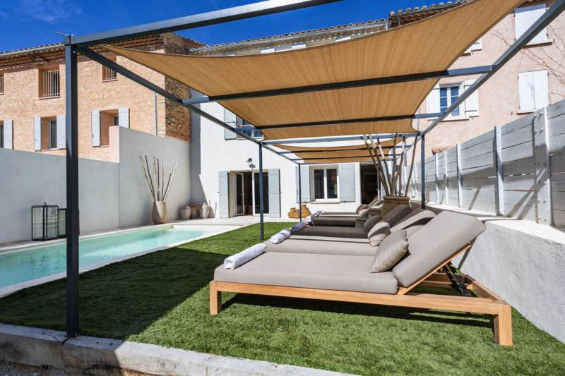 Solarium area with fully equipped pool house. A peaceful, private haven for your Provencal summers