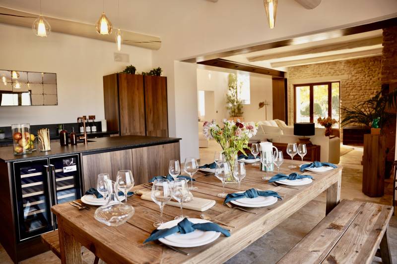 Near Oppède, a stunning renovated country house on 1 hectare of land with a pool, offering magnificent views of the Luberon.