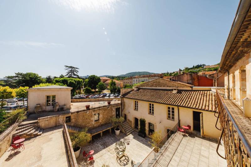 17th-Century Town Bastide in the Heart of the Luberon – Restored Former Convent with Central Patio, Over 1,600 m² of Space.