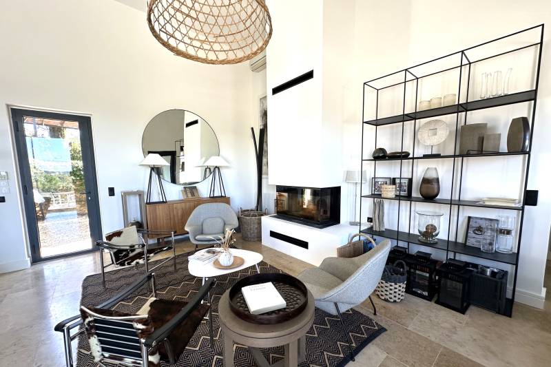 Charming stone house with one of the most breathtaking views of Gordes, within walking distance to the village.