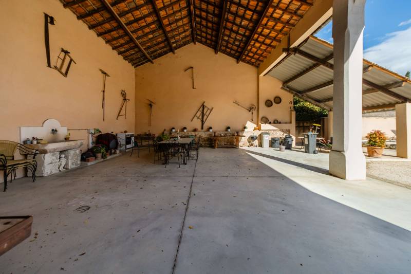 Double garage and large workshop, offering ample storage and conversion potential for an artist's studio.