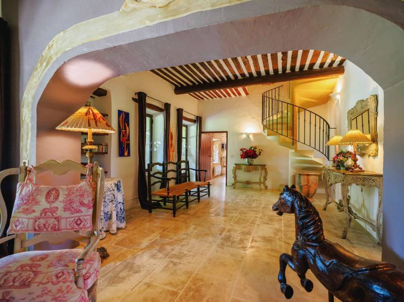 For rent at the foot of Gordes, stunning renovated Mas in a very peaceful setting with pool, summer kitchen and tennis court.