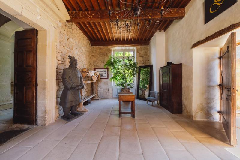 Historic Provençal castle for holiday rental in the heart of Goult for a timeless and authentic holiday.