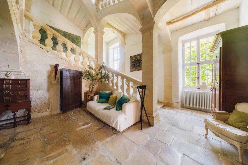 Historic Provençal castle for holiday rental in the heart of Goult for a timeless and authentic holiday.
