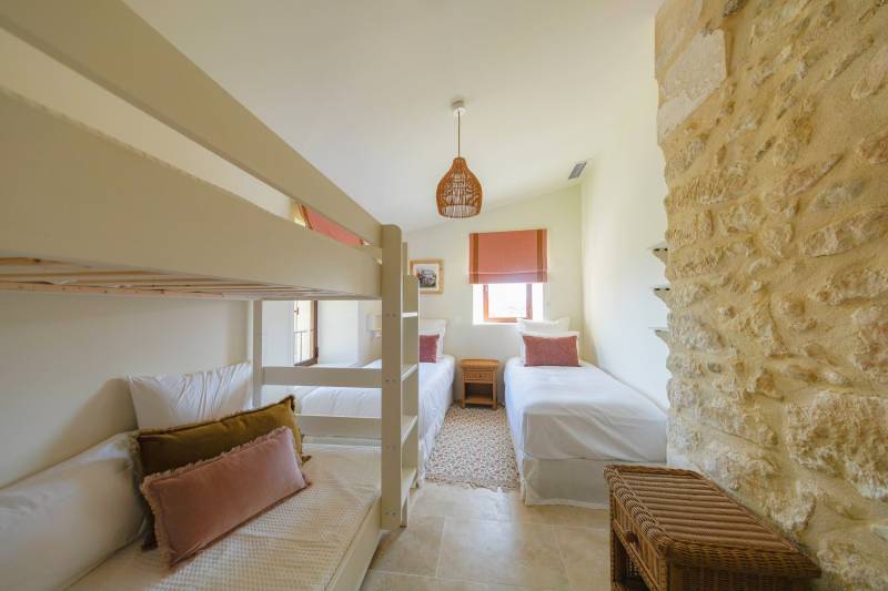 Available for holiday rental, superb stone farmhouse in the heart of nature with pool and summer kitchen, walking distance to the village of Ménerbes.