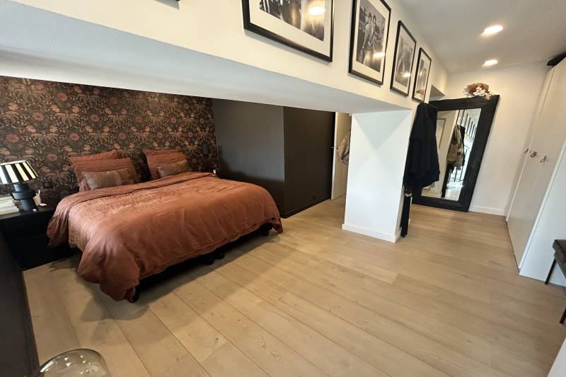 In Saint-Rémy-de-Provence, in the village center, a stunning, unique 150-square-meter loft with a courtyard and swimming pool.