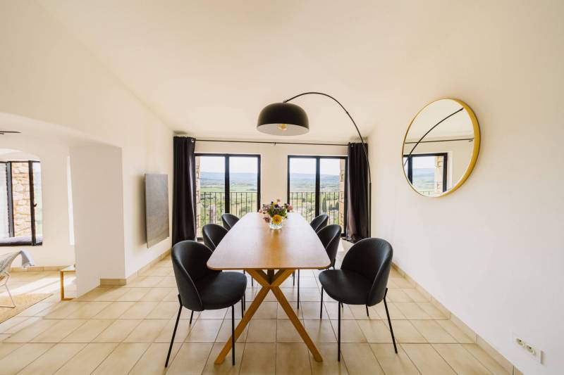 Joucas, village house with views