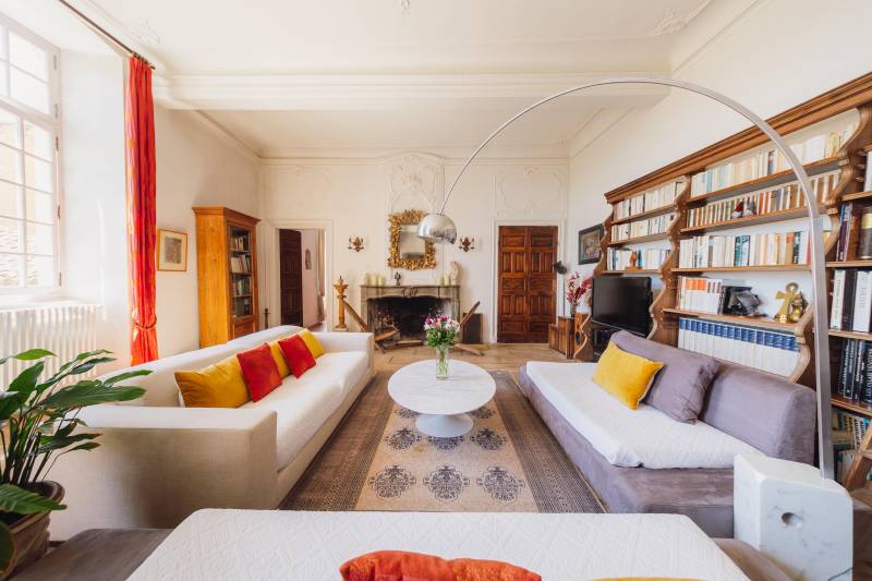 Historic Provençal castle for holiday rental in the heart of Goult for a timeless and authentic holiday.