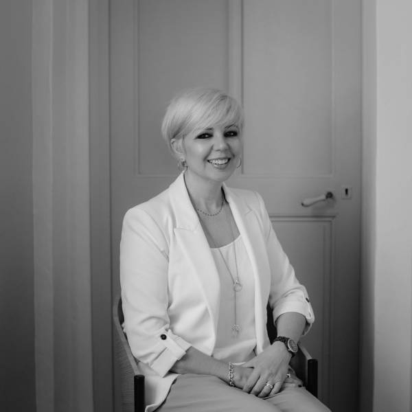 Julie MANGIN - seasonnal & summer rentals for vacations by ROSIER Luberon Provence