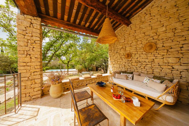 Authentic family holiday home with private pool and 3 ensuite bedrooms, just minutes from the village of Gordes.