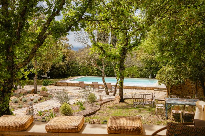 Authentic family holiday home with private pool and 3 ensuite bedrooms, just minutes from the village of Gordes.