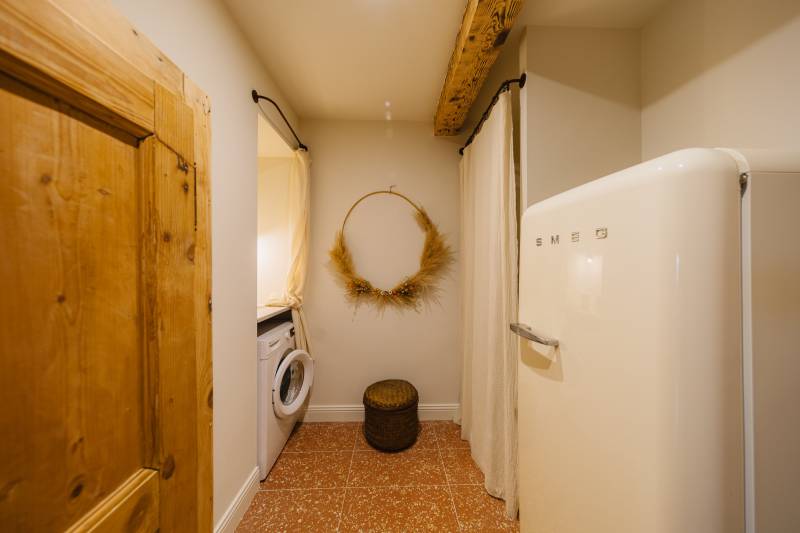 Authentic family holiday home with private pool and 3 ensuite bedrooms, just minutes from the village of Gordes.