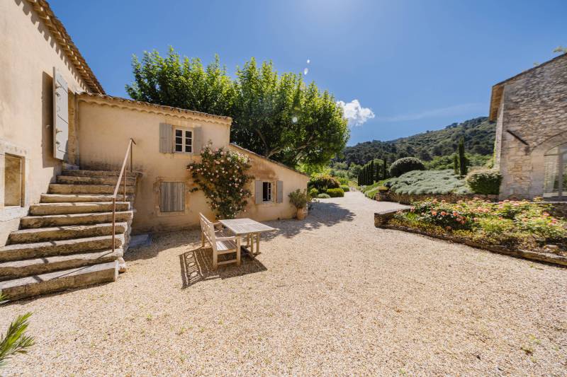 Exclusive listing - In the Luberon, superb farmhouse totally renovated with outbuildings set in 1.5 hectares facing the south.