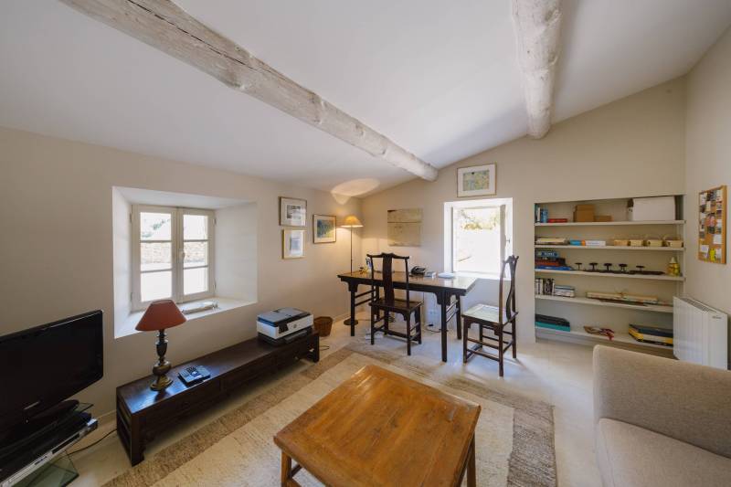 Exclusive listing - In the Luberon, superb farmhouse totally renovated with outbuildings set in 1.5 hectares facing the south.